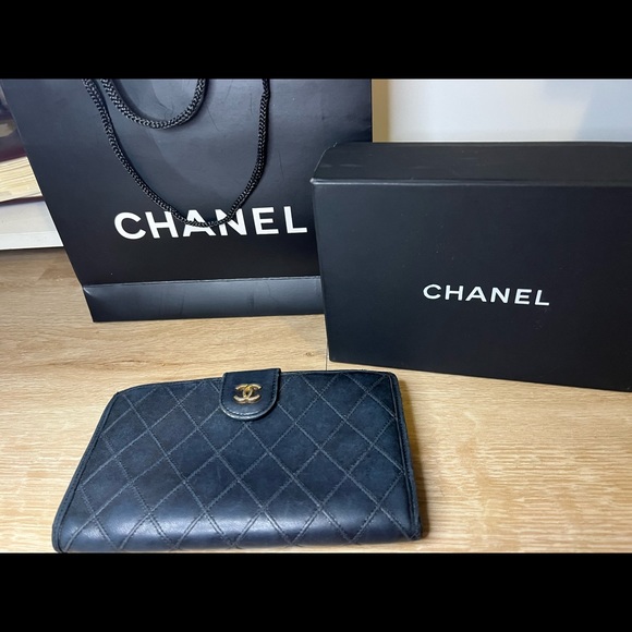 *****SOLD******Chanel vintage lambskin - Picture 9 of 13